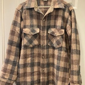 Vintage 80s Woolrich shirt size Medium tan and grey